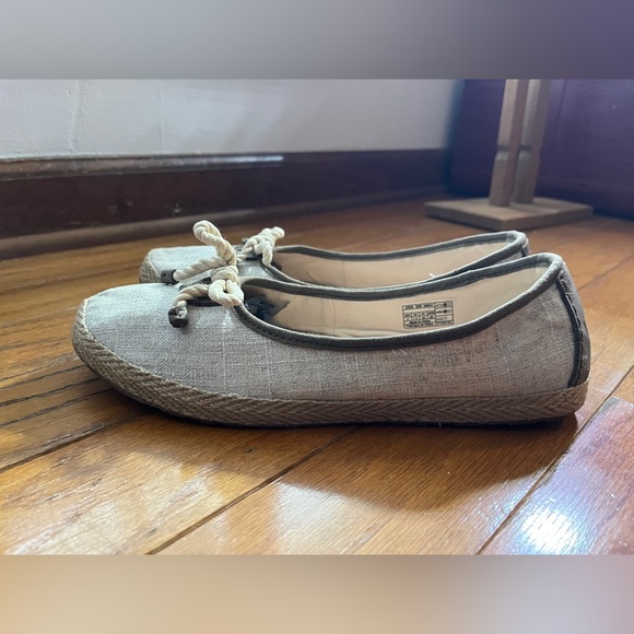 Ugg Australia Syleste canvas espadrille size 9 - Picture 3 of 9